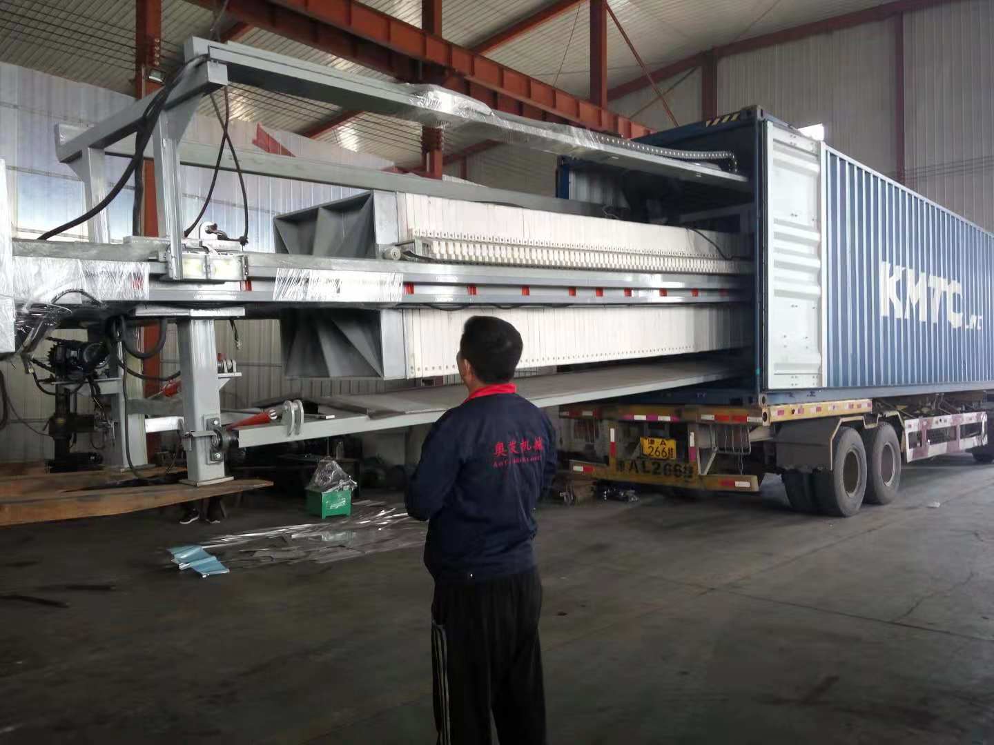 全自動(dòng)沖洗壓濾機(jī)出口，河北天冠壓濾機(jī)邁出國(guó)門(mén)
